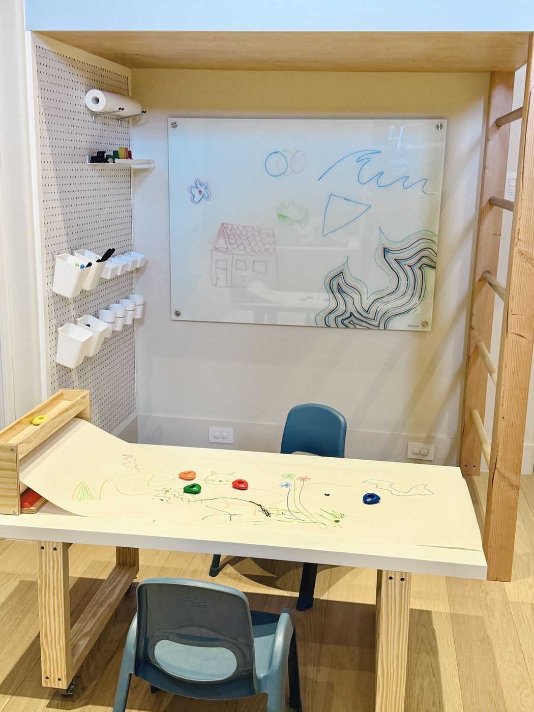 Art table whiteboard under loft