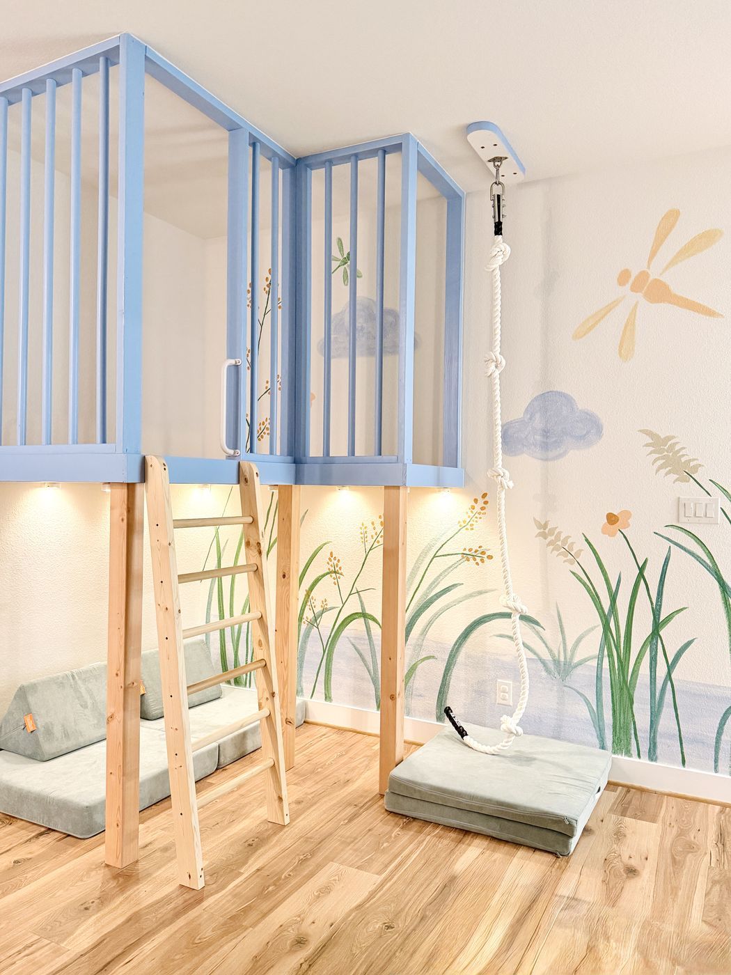 Blue play loft rope and floor mats