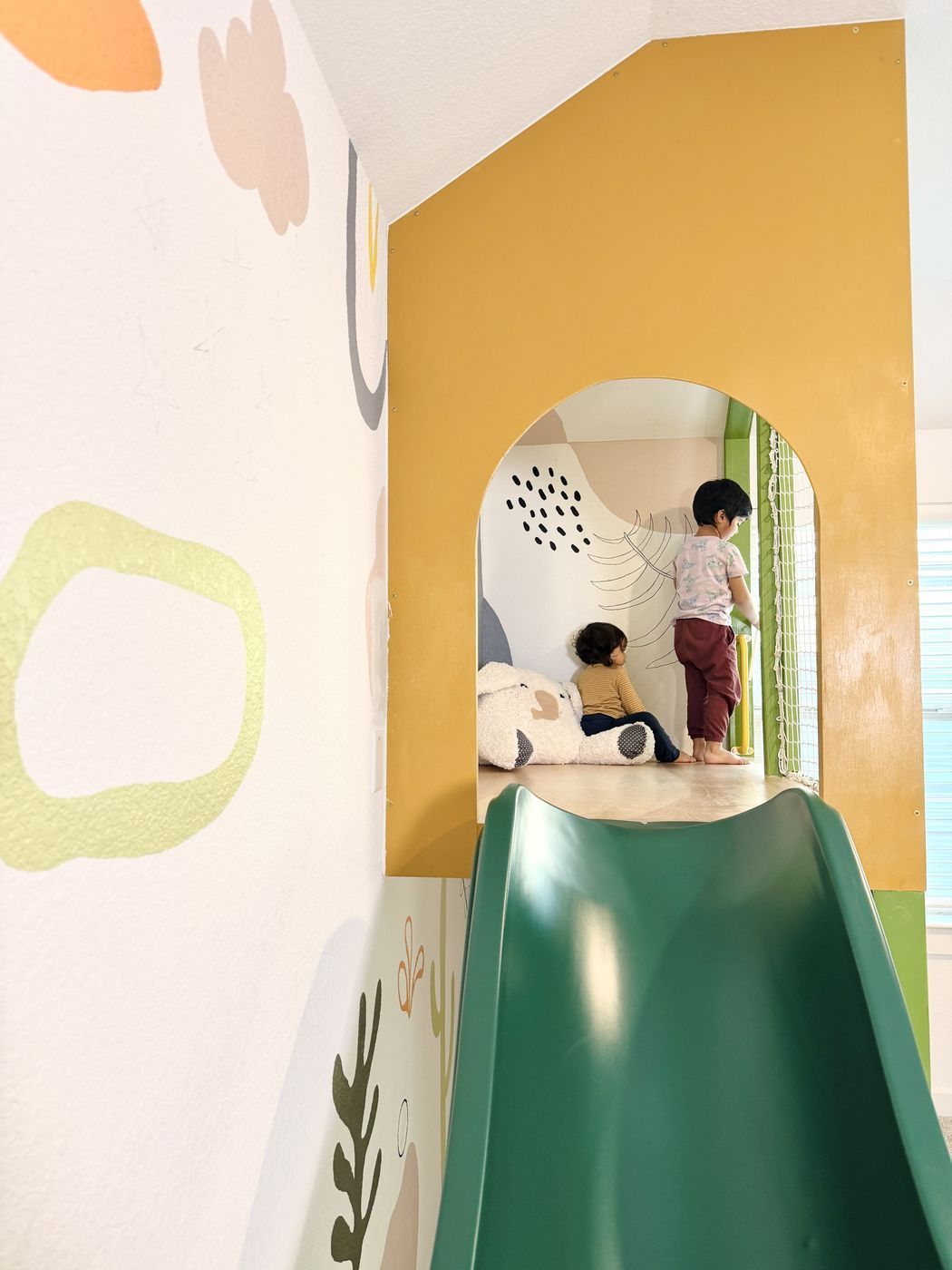 Children playhouse platform